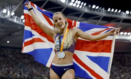 Keely Hodgkinson forced to settle for silver as Mary Moraa wins world 800m | World Athletics Championships 2 Keely Hodgkinson with her silver medal