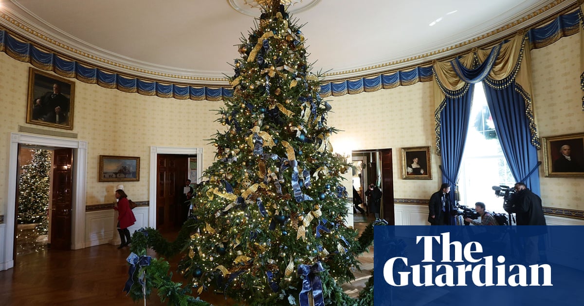 Christmas melania trump decorations creepy decor meme cold horror inside holiday whitehouse garden gifts screenshot seem amazing officially again liberal Christmas decorations at the White House – in pictures | US news | The Guardian