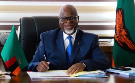 EUA acusados de 'exploração descarada' devido ao acordo proposto de ajuda à saúde na Zâmbia