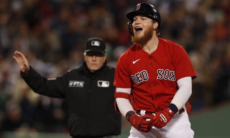 Fan hits Boston Red Sox OF Alex Verdugo with baseball at Yankee
