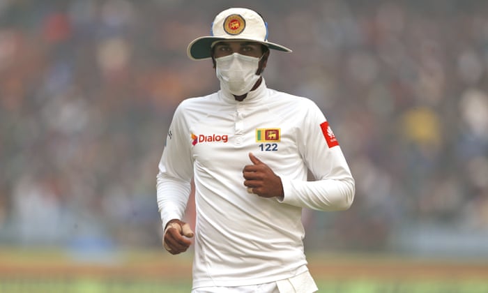 ২০১৭ সালের ডিসেম্বর মাস, শ্রীলঙ্কার অধিনায়ক দীনেশ চান্দিমাল একটি মুখোশ পরে দিল্লীর পিরোজশাহী কোটলা স্টেডিয়ামে ডিসেম্বর ২০১৯ এ বায়ু দূষণ জনিত কারণে দিতে দেখা যাচ্ছে