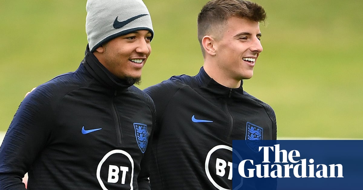 Southgate says England youngsters have to ‘earn the right’ to oust old guard