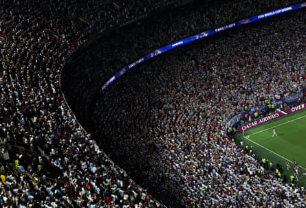 Lionel Messi of Argentina prepares to take a corner kick against Switzerland at Kansas City Stadium.