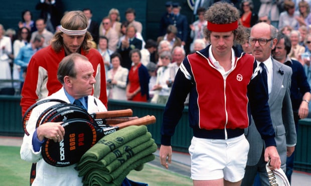 John McEnroe et Björn Borg avant la finale de Wimbledon en 1980.  Borg l'a remporté, mais McEnroe est revenu pour battre le Suédois lors de la finale de 1981.
