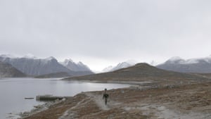 The Uunartoq hot springs are marked only by a tiny jetty and a changing cubicle (out of shot).