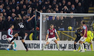 Rodri fue el tercero del Manchester City en coronar una buena actuación del mediocampista.