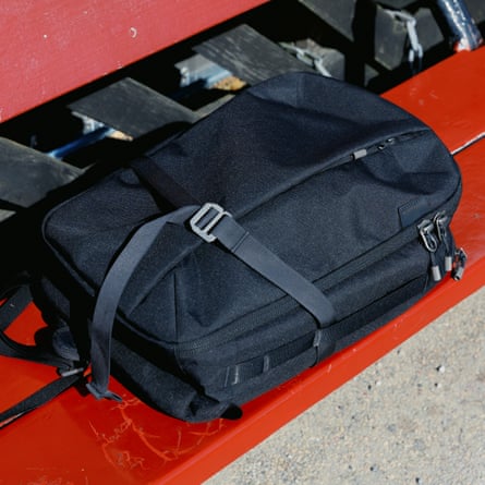 Wingback Everyday Pack on a red bench