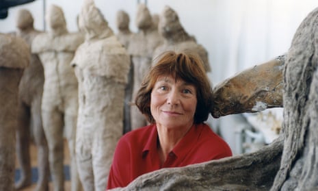 Magdalena Abakanowicz’s evocative textile representations of the human figure often had stunted limbs or lacked heads