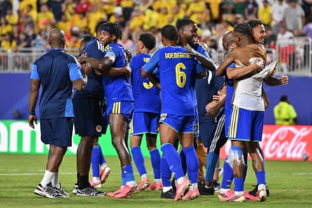 Players of Curaçao embrace
