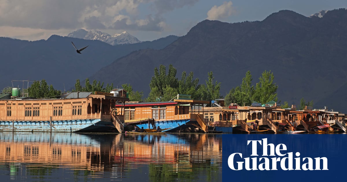 How pandemic may finally sink Kashmir's famous houseboats
