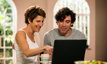 Tamsin Greig with Stephen Mangan in the TV sitcom Episodes.