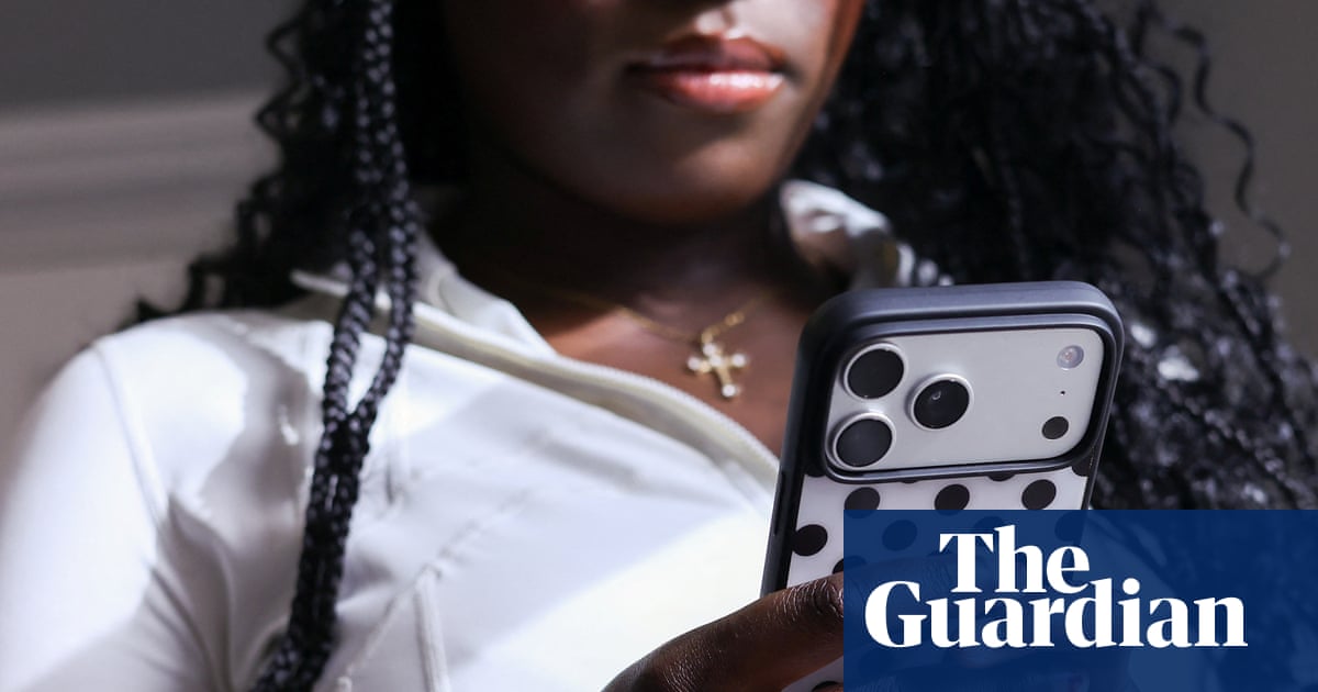 हाउस ऑफ लॉर्ड्स ने अंडर-16 के लिए ऑस्ट्रेलियाई शैली के सोशल मीडिया प्रतिबंध पर जोर दिया