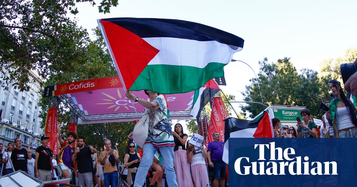 Spain's PM criticised after Vuelta a Espana race abandoned over pro-Palestinian protests