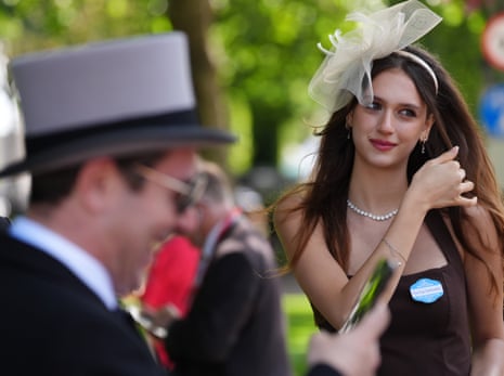 Racegoers arriving connected time 2 of Royal Ascot.