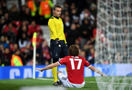 Daley Blind appeals to the fourth official after CSKA’s goal.