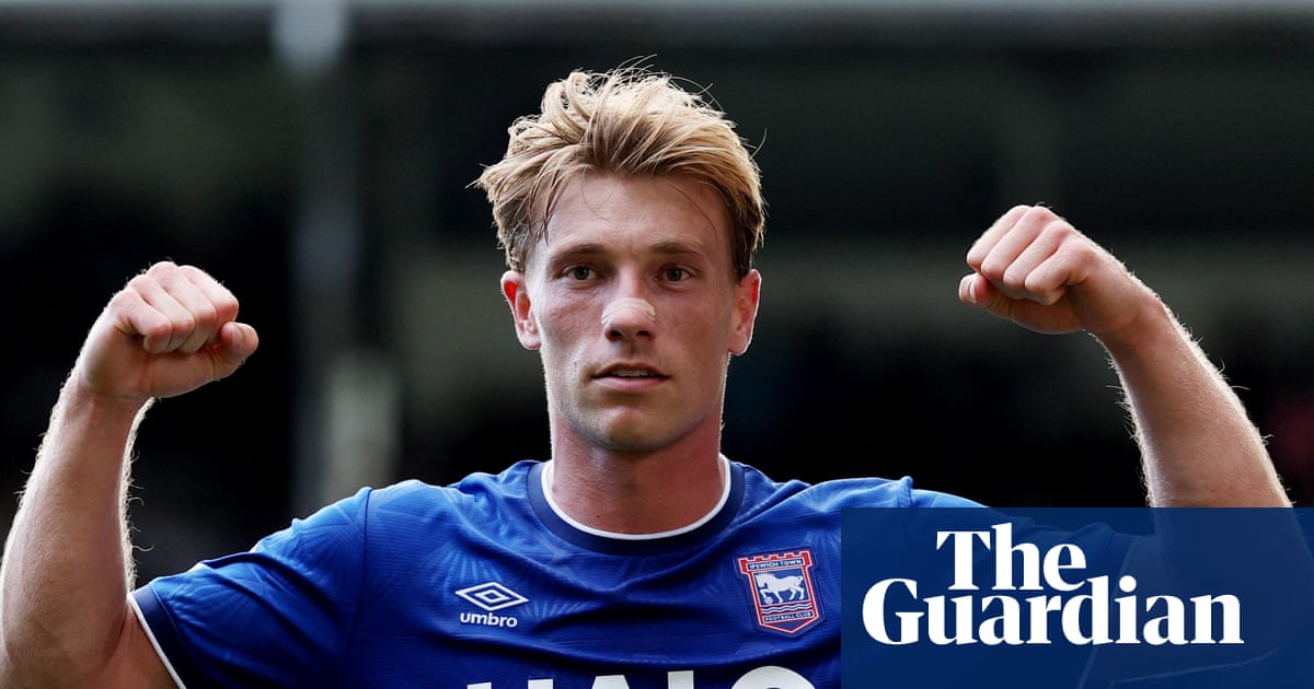 Flemming and Ipswich floor 10-man Crystal Palace with 90th-minute winner