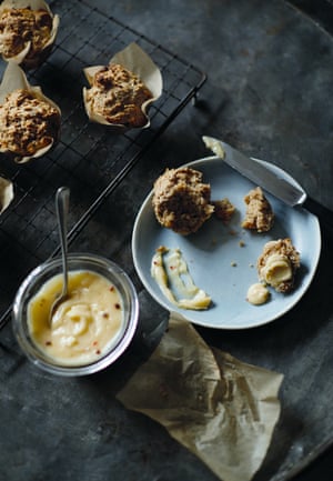 Wholemeal scone-muffins with grapefruit and pink pepper curd