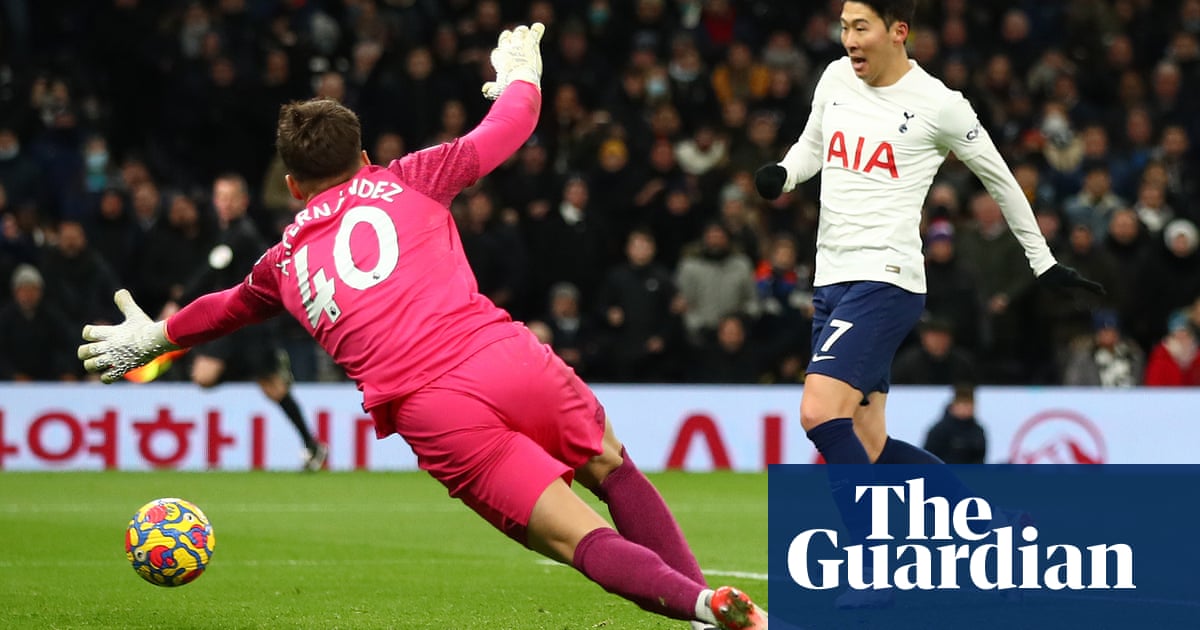 Son Heung-min steals in to secure Tottenham victory over Brentford