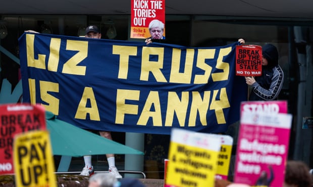 'Liz Truss is a fanny' banner