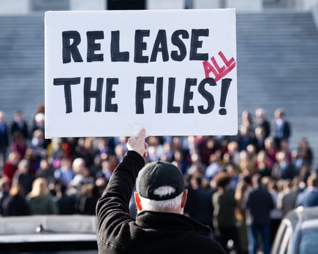 Correos electrónicos de Epstein: conclusiones clave de 20.000 páginas de archivos recientemente publicados Correos electrónicos de Epstein: conclusiones clave de 20.000 páginas de archivos recientemente publicados