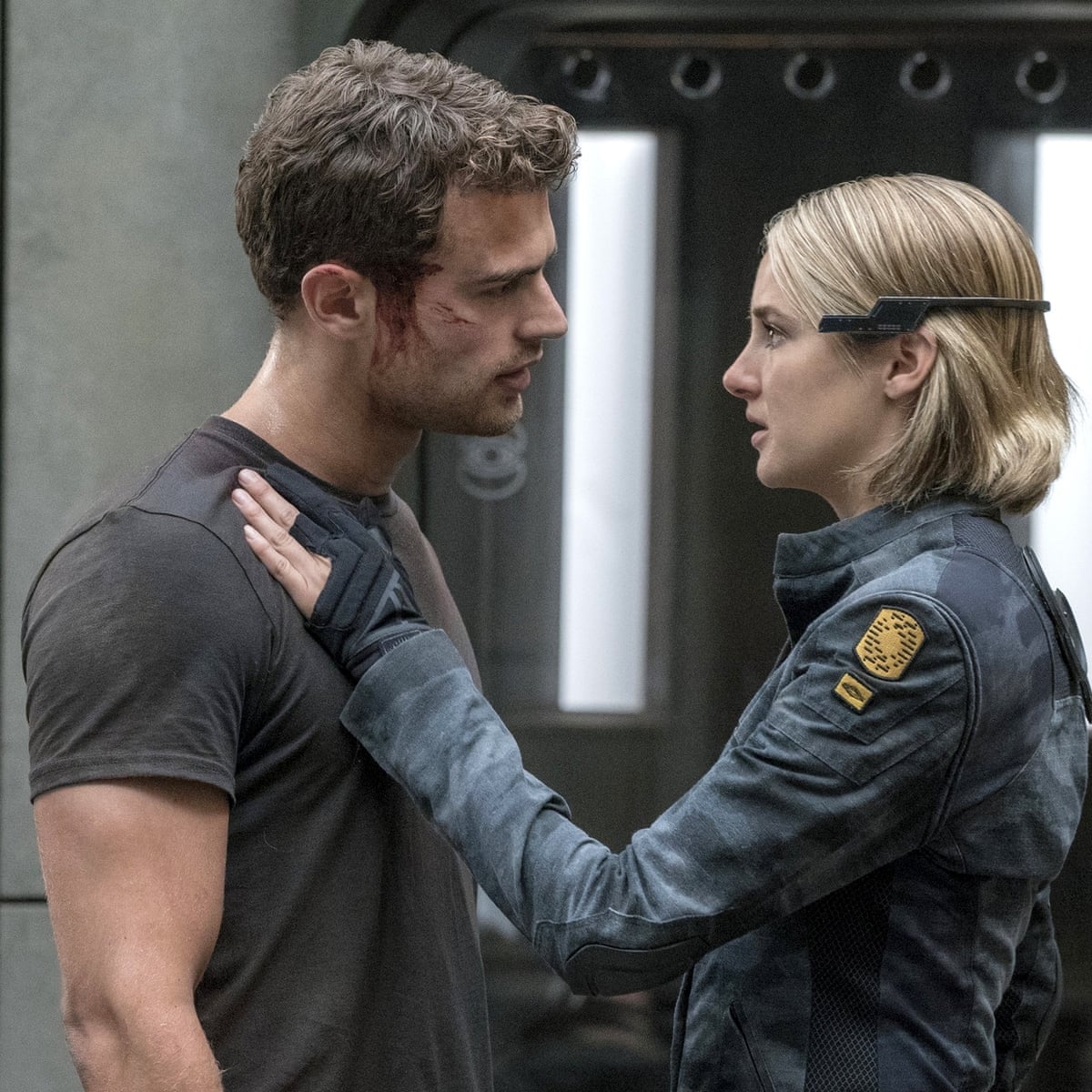 Insurgent & Experiment - Veronica Roth (recenzie) - Sonia Citeste