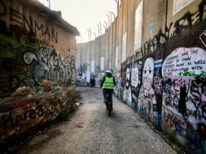 Man on e-bike in Bethlehem