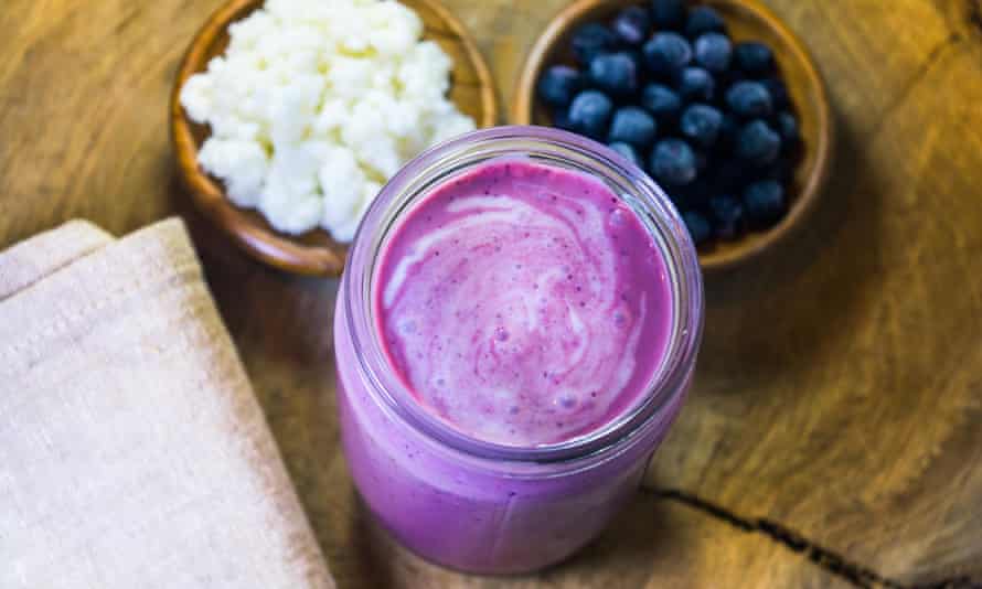 A fruit smoothie made from kefir and aronia, or chokeberries.