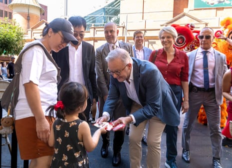 Australia news live: strong winds overturn boats in Hobart ahead of regatta; thousands of ‘life-threatening’ pharmaceutical poppies stolen from Victorian farm