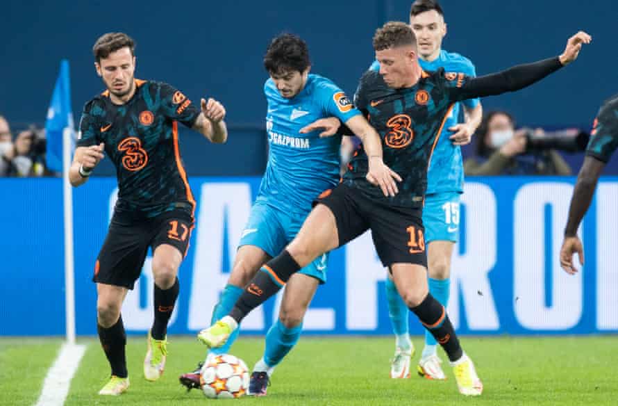 Saúl Ñíguez (left) and Ross Barkley in action for Chelsea at Zenit Saint Petersburg.  Are they better options than Billy Gilmour or Conor Gallagher?