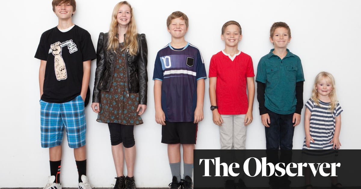 Oldest Youngest Or Middle Child How Sibling Birth Order Affects