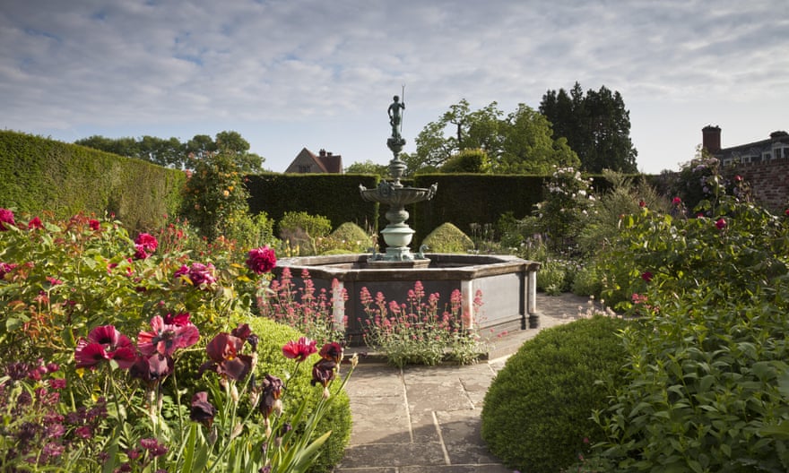 The Fountain Garden at Woolbeding.