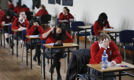 GCSEs 2024: The new (9-1) Grading System Explained