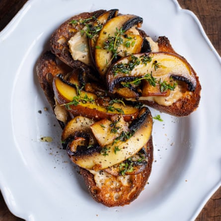 Mushroom and roast garlic toast
