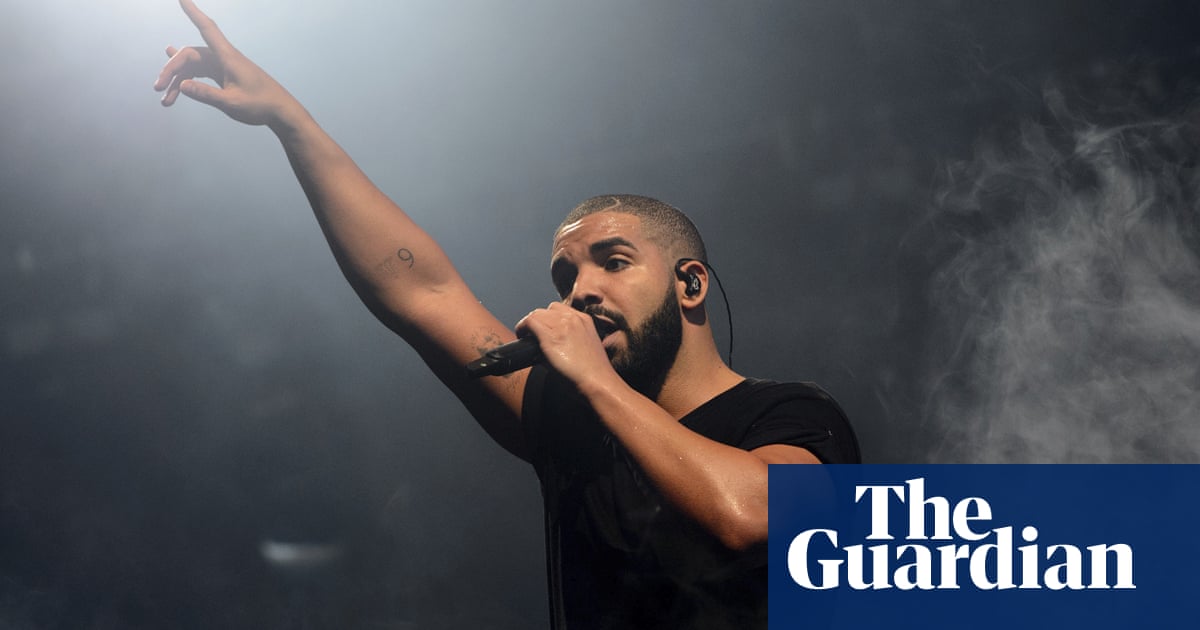 Drake scores most US chart hits ever