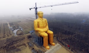 The giant statue of Mao Zedong in Tongxu county in Henan province. 