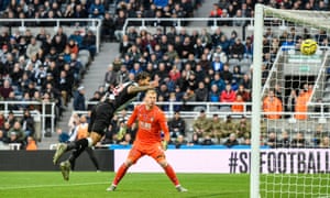 DeAndre Yedlin of Newcastle United scores a goal to equalise.