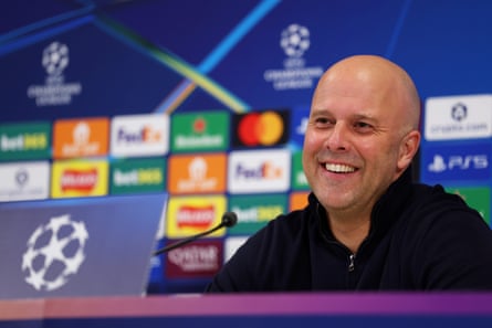 Arne Slot smiles aft beating Galatasaray