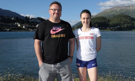 Laura Muir avec l'entraîneur Andy Young en Suisse en 2018.