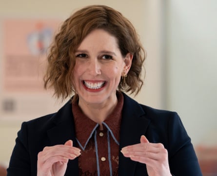 Scrubs: كيمياء الطاقم لا تزال مشتعلة جداً لدرجة أنها تحمل هذه العودة المليئة بالنكت بشكل كامل Scrubs: كيمياء الطاقم لا تزال مشتعلة جداً لدرجة أنها تحمل هذه العودة المليئة بالنكت بشكل كامل