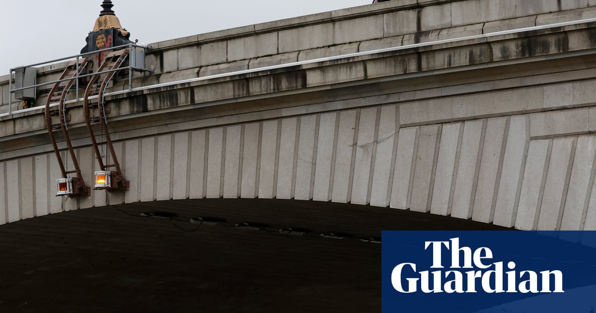 Man arrested over 2017 ‘Putney pusher’ incident on south-west London bridge