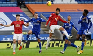 Bruno Fernandes of Manchester United heads towards goal.