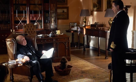 Simon Russell Beale as Winston Churchill and Jason Isaacs as Admiral Godfrey in Operation Mincemeat, 2022.