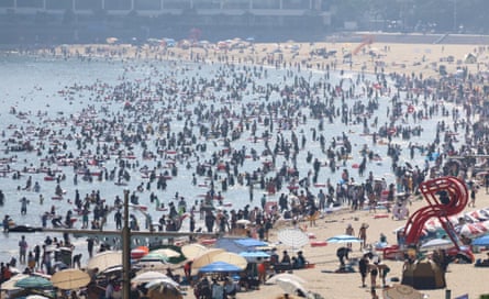 Visitors flock to Haeundae beach in Busan