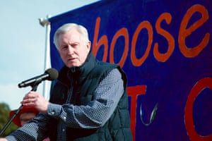 The former Liberal leader and Wentworth MP John Hewson says the wider community is ‘way ahead’ of political and business leaders on climate change.