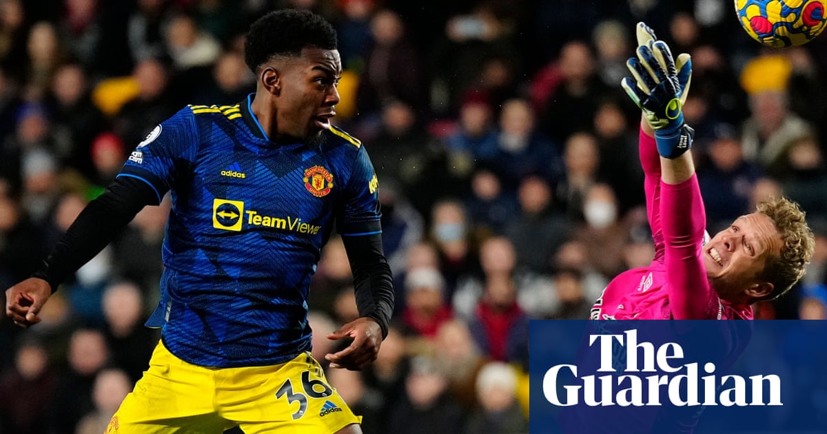 Anthony Elanga puts Manchester United on path to win at Brentford
