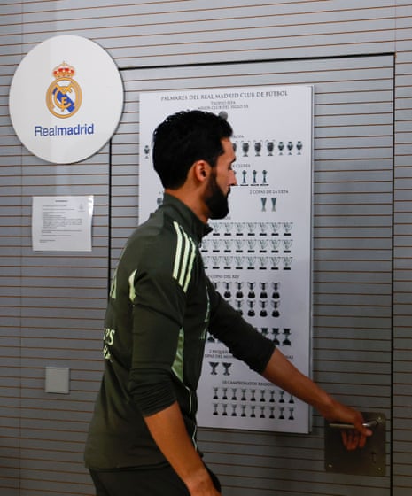 Η αποστολή της Αγγλίας για το Παγκόσμιο Κύπελλο αποκαλύφθηκε. Ο Γκουαρδιόλα επιβεβαίωσε την αποχώρηση. Η Μάντσεστερ Γιουνάιτεντ διορίζει τον Κάρικ: ποδόσφαιρο – ζωντανά