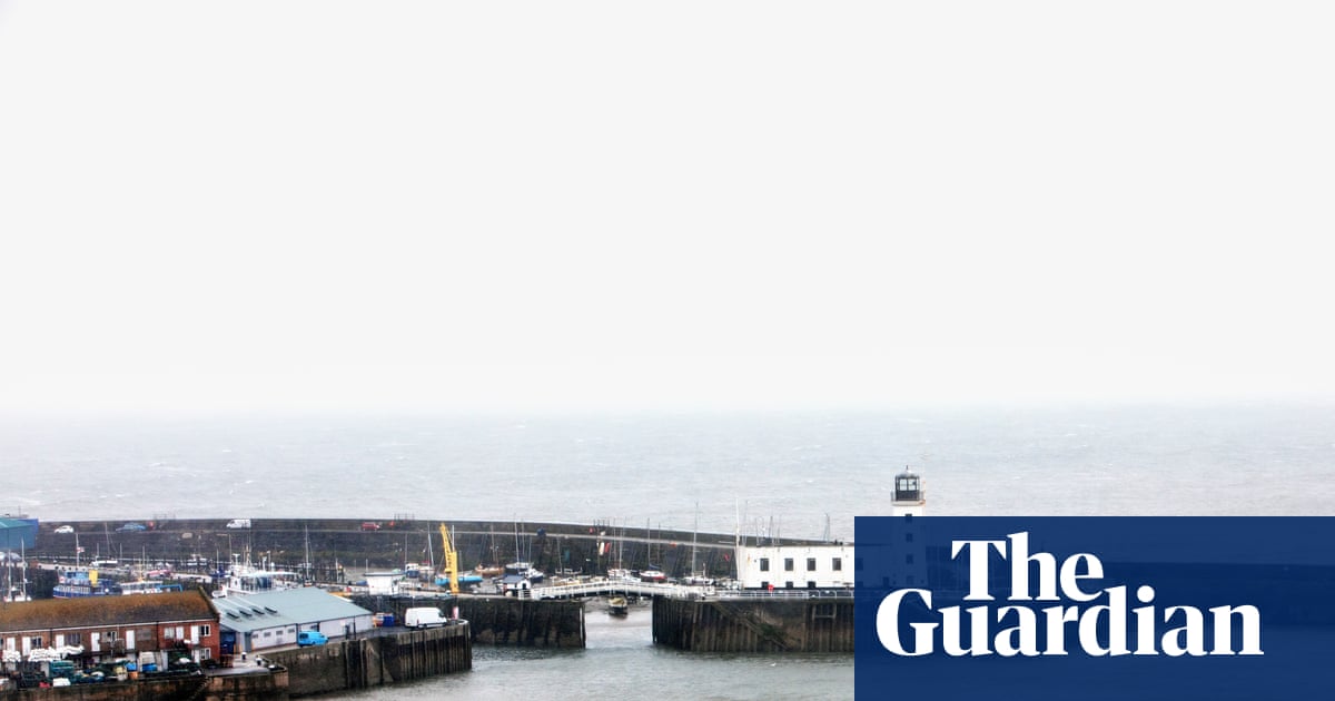 One in seven English bathing spots rated as polluted in latest testing