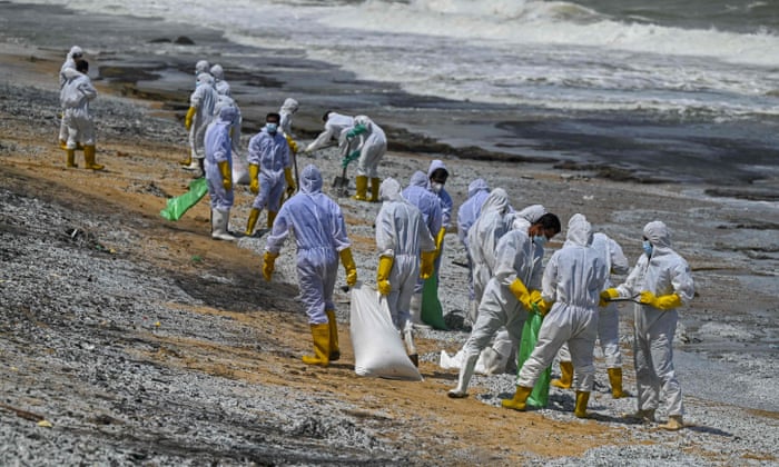 Sri Lanka faces disaster as burning ship spills chemicals on beaches Sri Lanka, disaster, spills chemicals, Negombo, kalutara, MV X-Press Pearl,Singapore, Harbouchanews