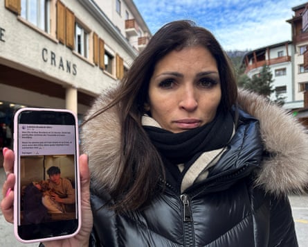 Laetitia Brodard-Sitre holding up her phone to the camera