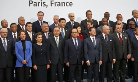 Leaders pose for a group photo at Cop21.